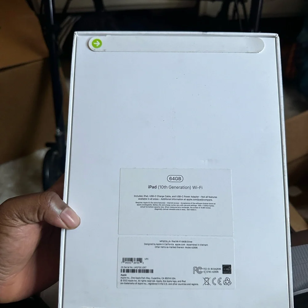 iPad 10th Generation 10.9” 2022 in silver 64 gb